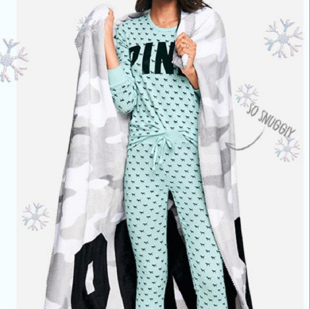 VS PINK fleece blanket soft camo sherpa new